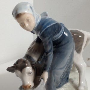VINTAGE ROYAL COPENHAGEN YOUNG GIRL FEEDING CALF #779